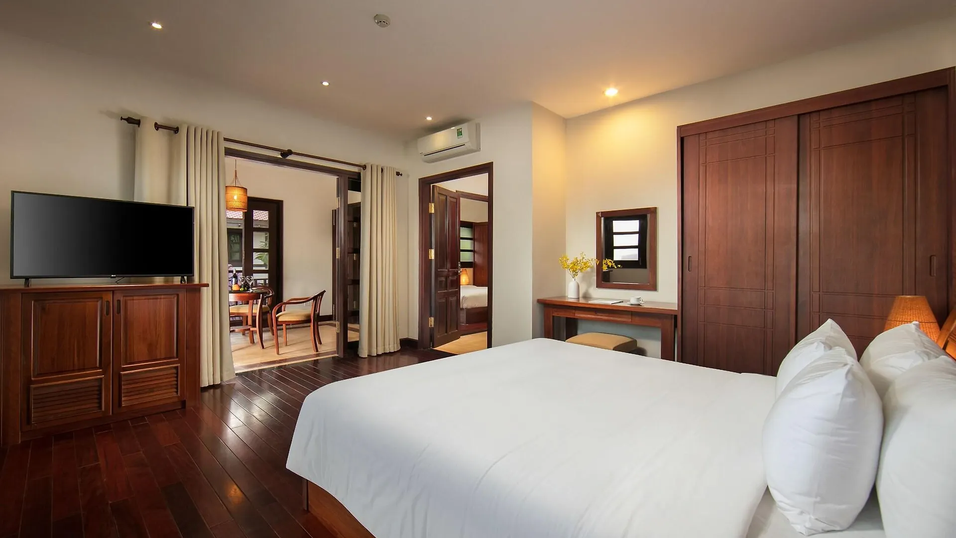 Son Tra Resort & Spa Danang 4*, Дананг